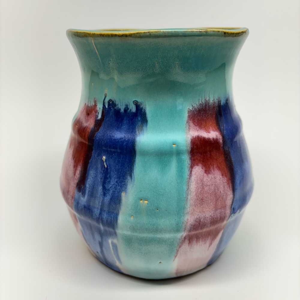 Vintage 1920'S Early Hull Art Pottery 6.75" Striped Ribbed Vase - Picture 4 of 10